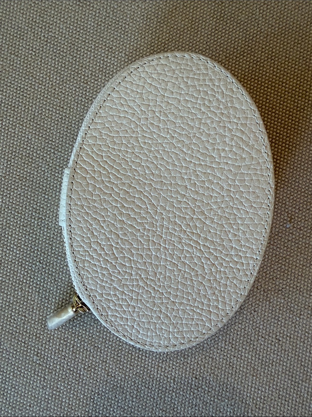 Cuyana Pebbled Oval Leather Mini Jewelry Travel Case
